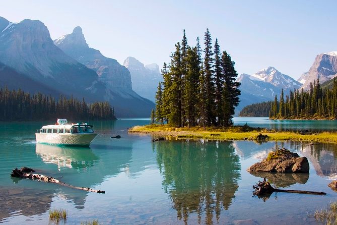 Maligne Lake Boat Cruise